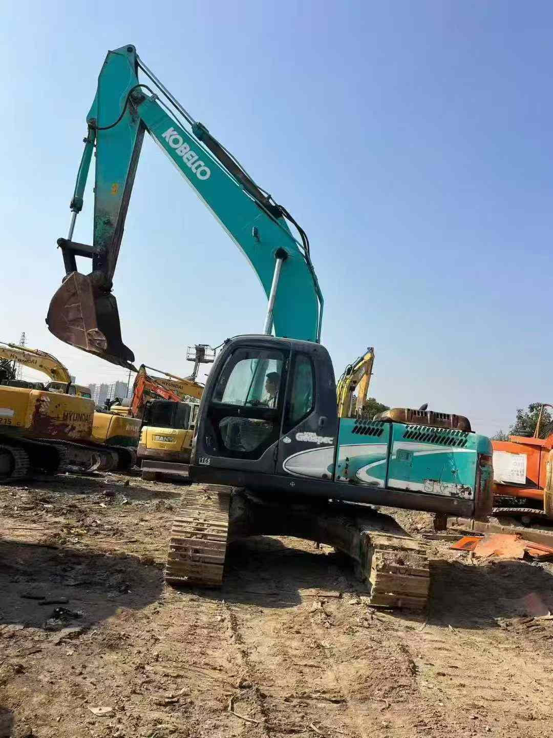 Used Kobelco SK200-8 Excavator 2016 Model / 3