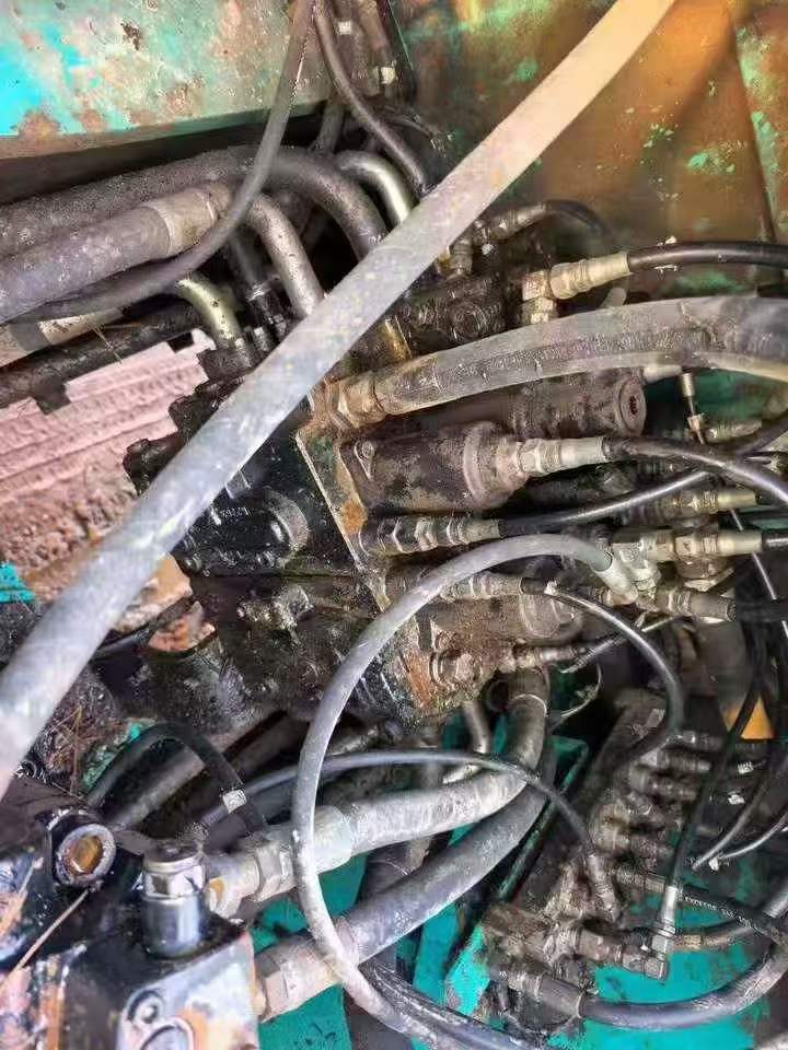 Used Kobelco SK200 Excavator 2016 Model / 5