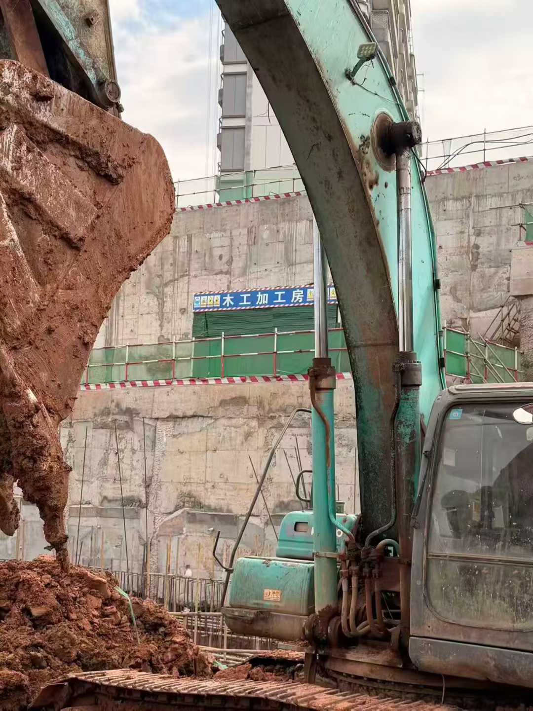 Used Kobelco SK350LC SuperX Excavator 2011 Model / 2