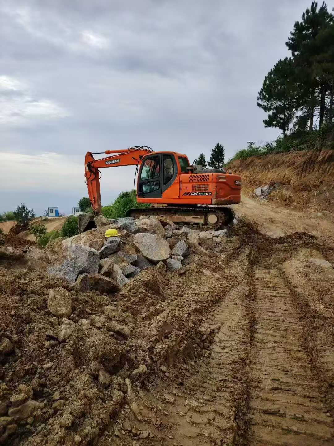 Used Doosan DX15 Excavator 2016 Model / 6