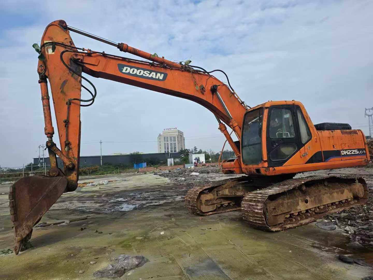 Used Doosan S225 Excavator 2016 Model / 2
