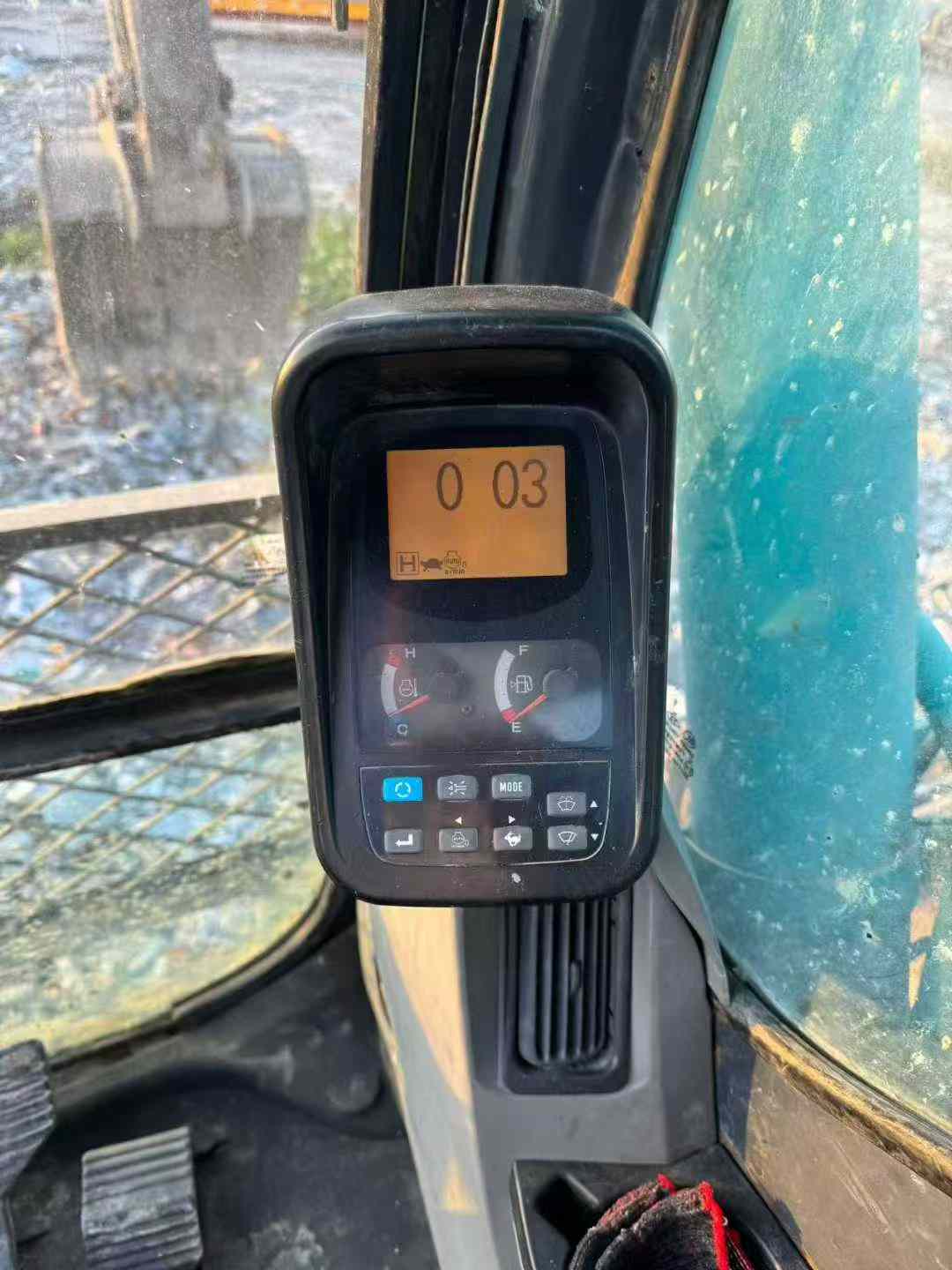 Used Kobelco SK200 Excavator 2016 Model / 2