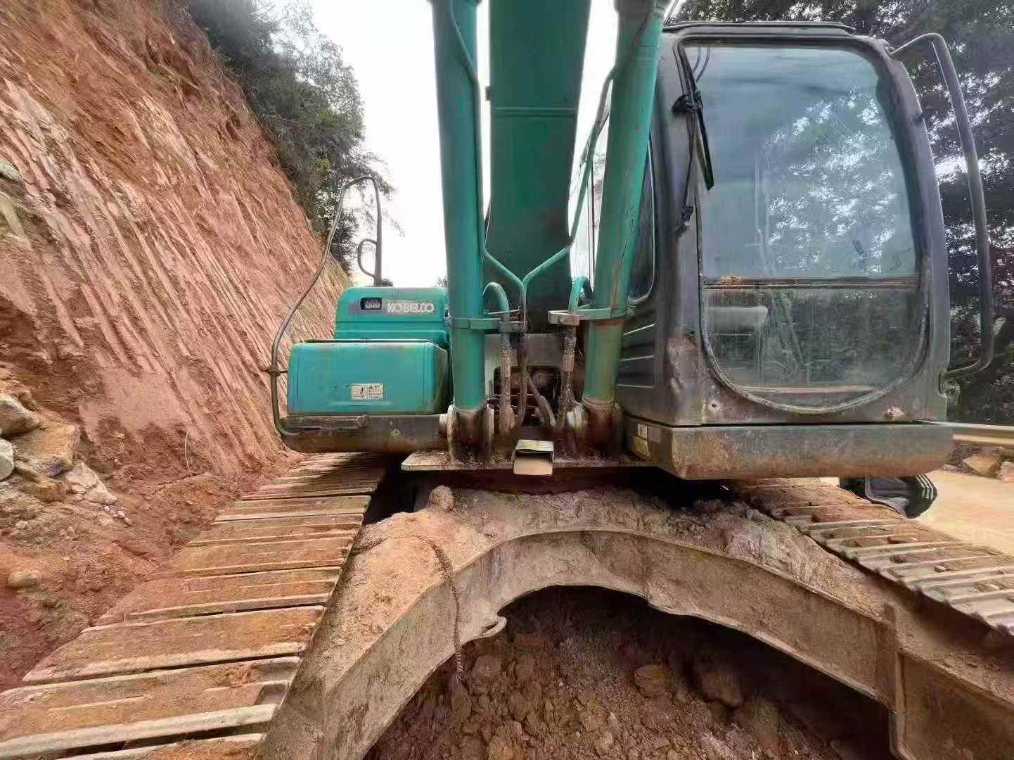 Used Kobelco SK210 Excavator 2011 Model / 7