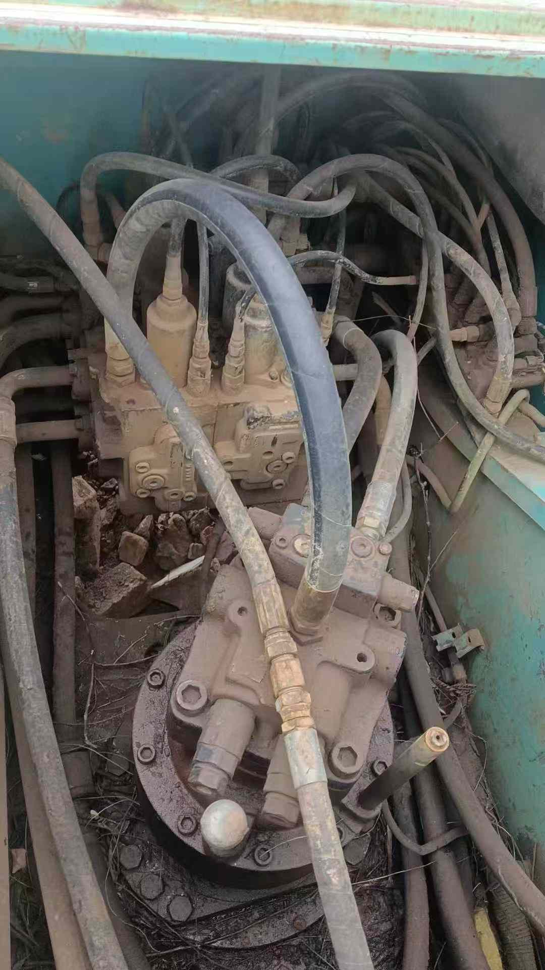 Used Kobelco SK210 Excavator 2011 Model / 3