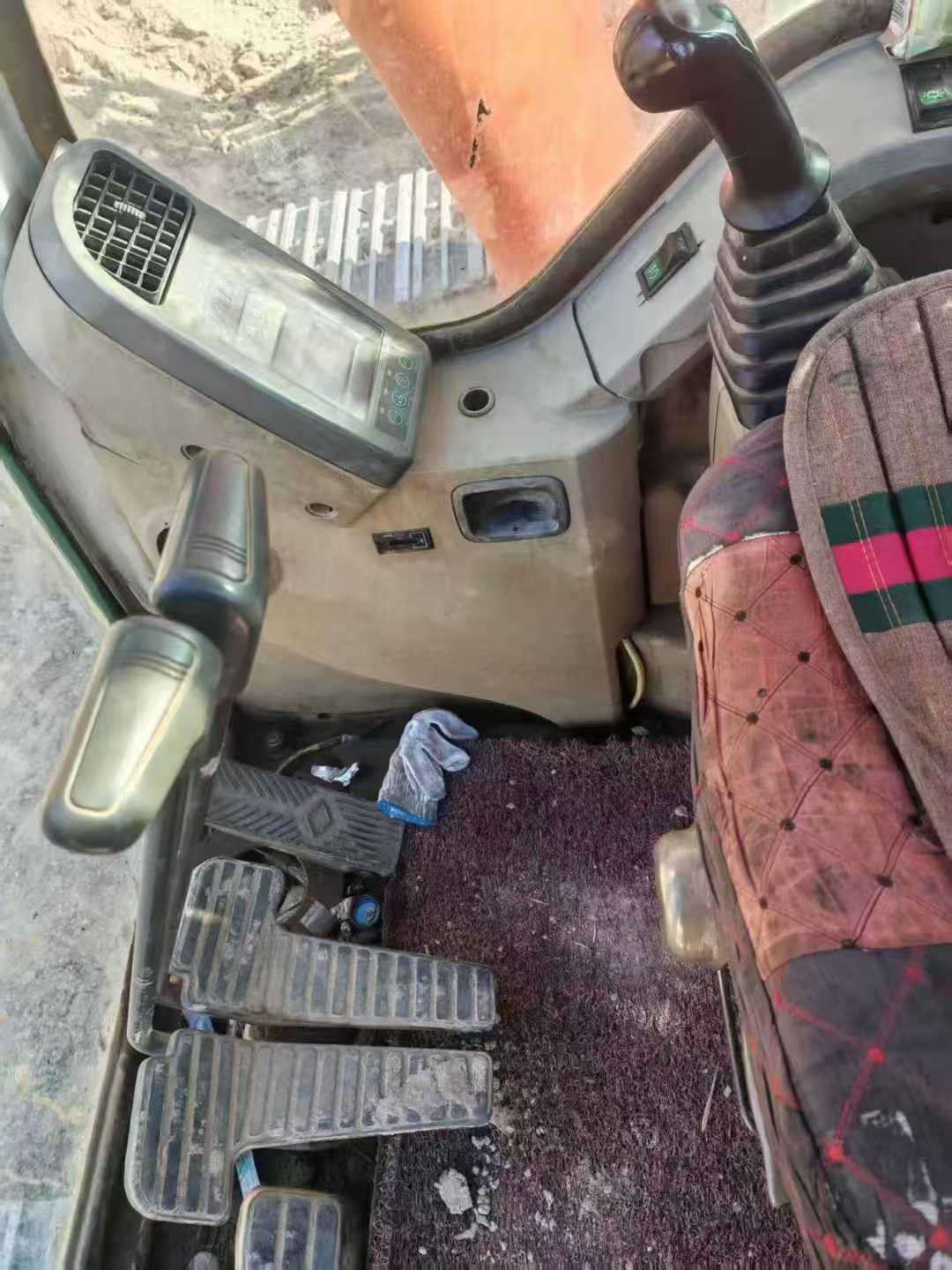 Used Doosan DL300 Excavator 2011 Model / 9