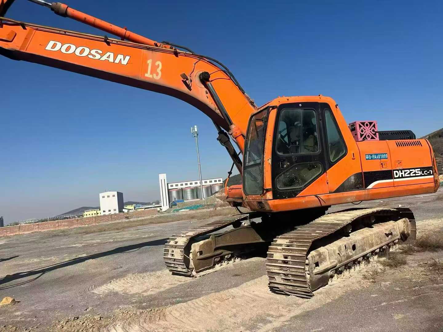 Used Doosan S225 Excavator 2016 Model / 3