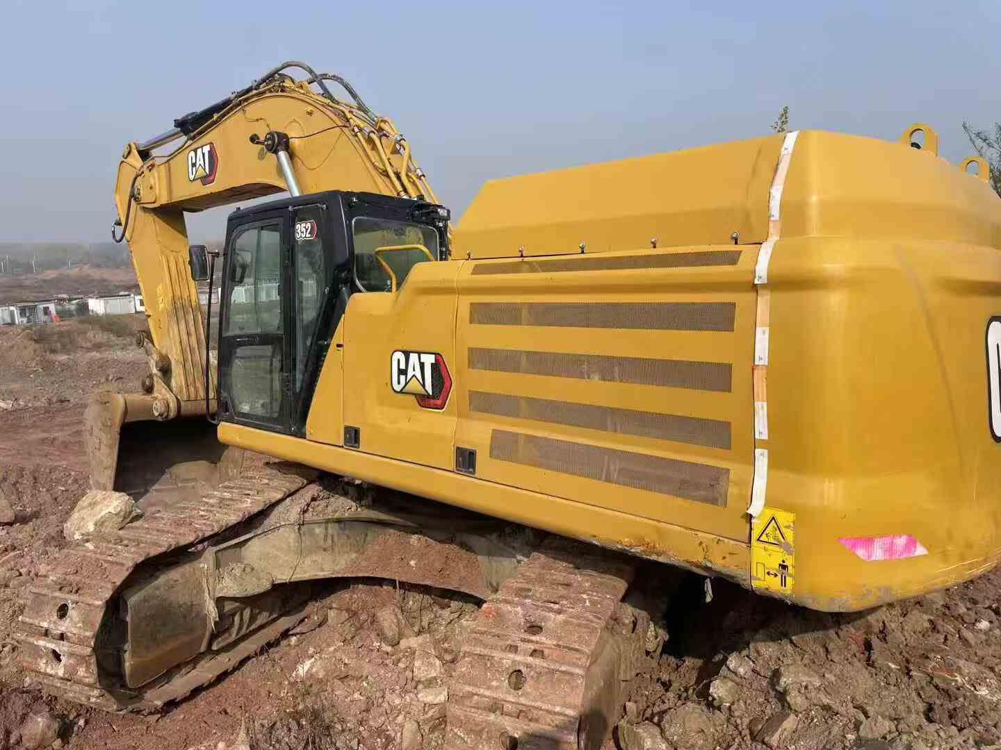 Used Caterpillar CAT352  Excavator 2022 Model / 3