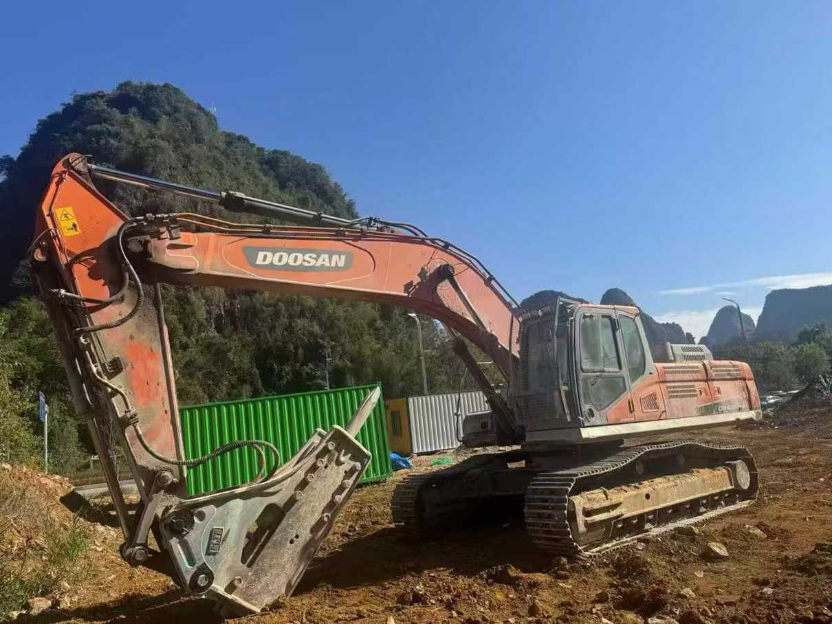 Used Doosan DX80 Excavator 2017 Model / 2