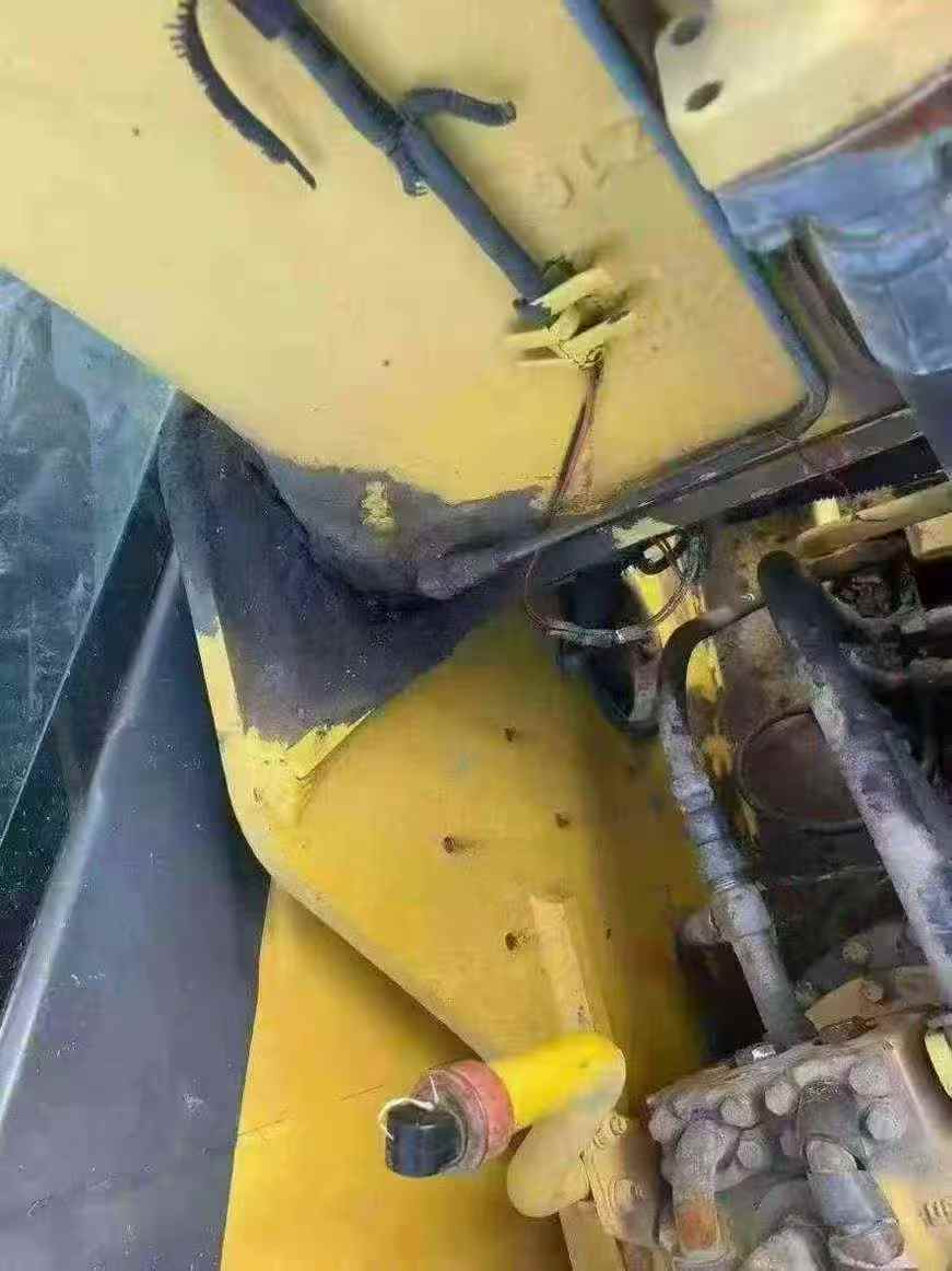 Used Komatsu PC200 Excavator 2014 Model / 8