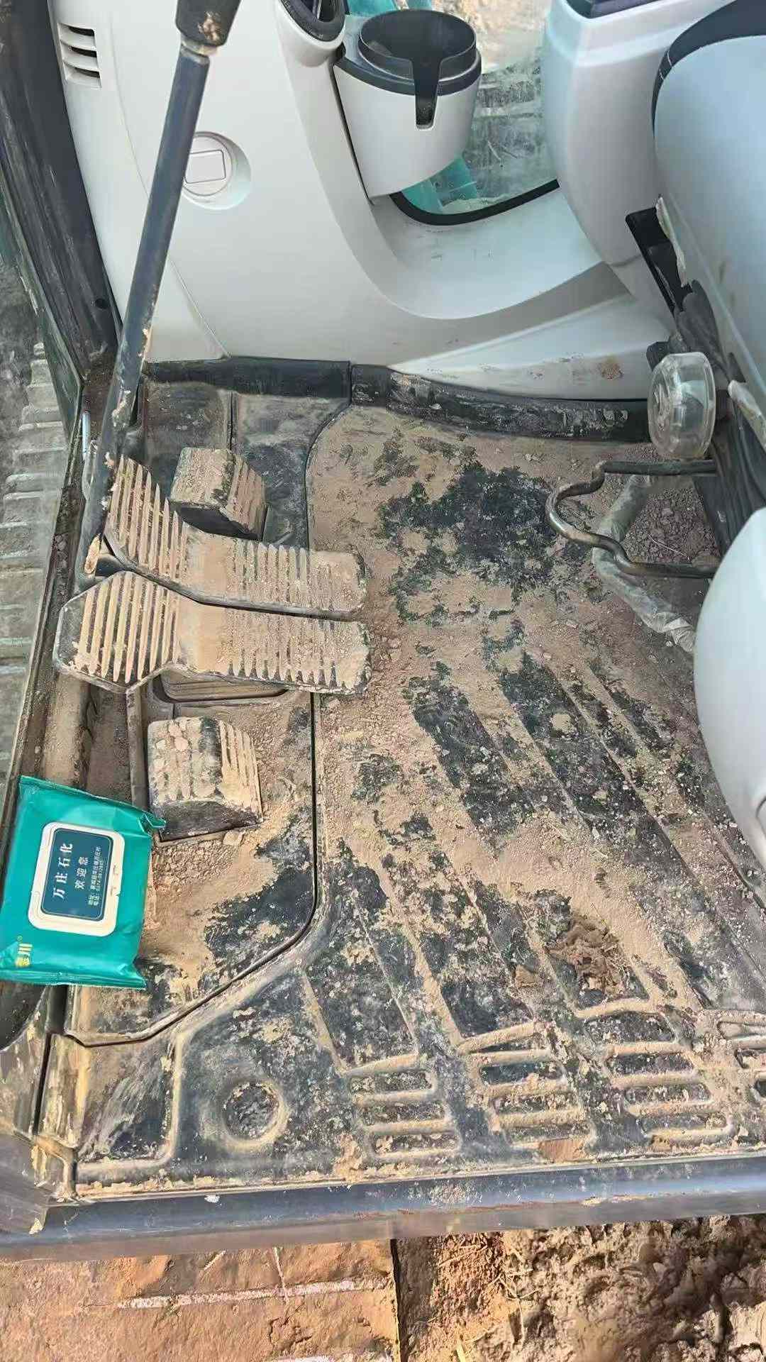 Used Kobelco SK210 Excavator 2017 Model / 9