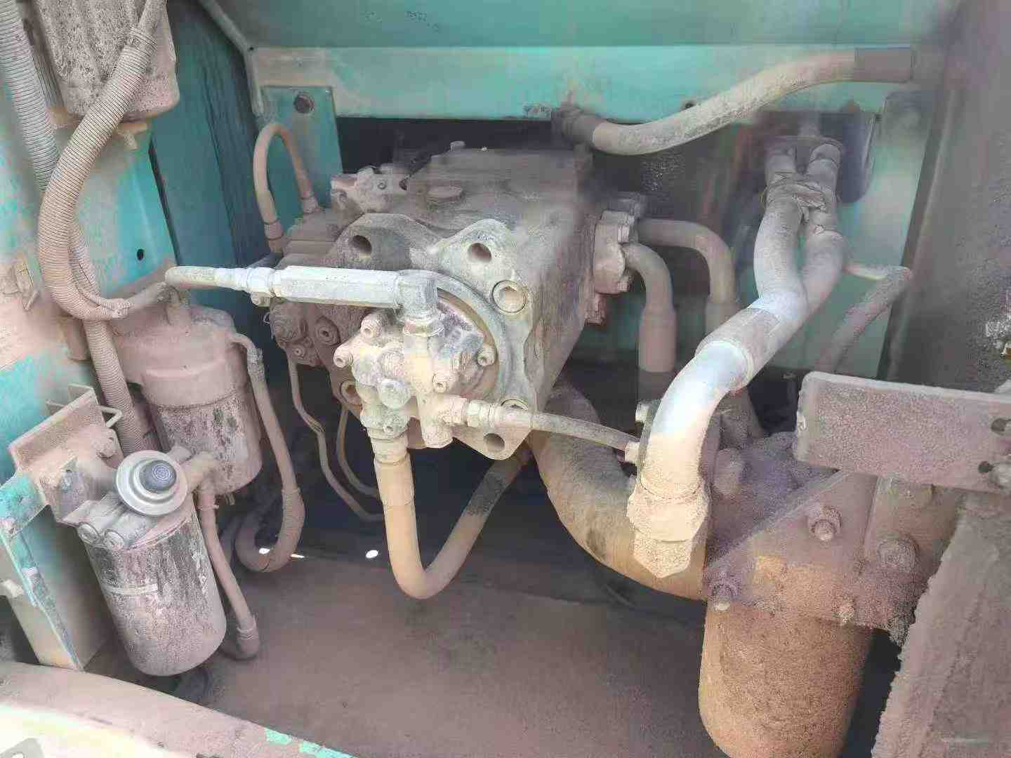 Used Kobelco SK200 Excavator 2016 Model / 2