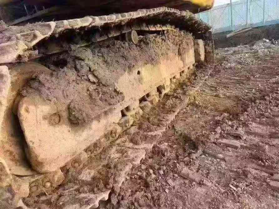 Used Komatsu PC200 Excavator 2014 Model / 9