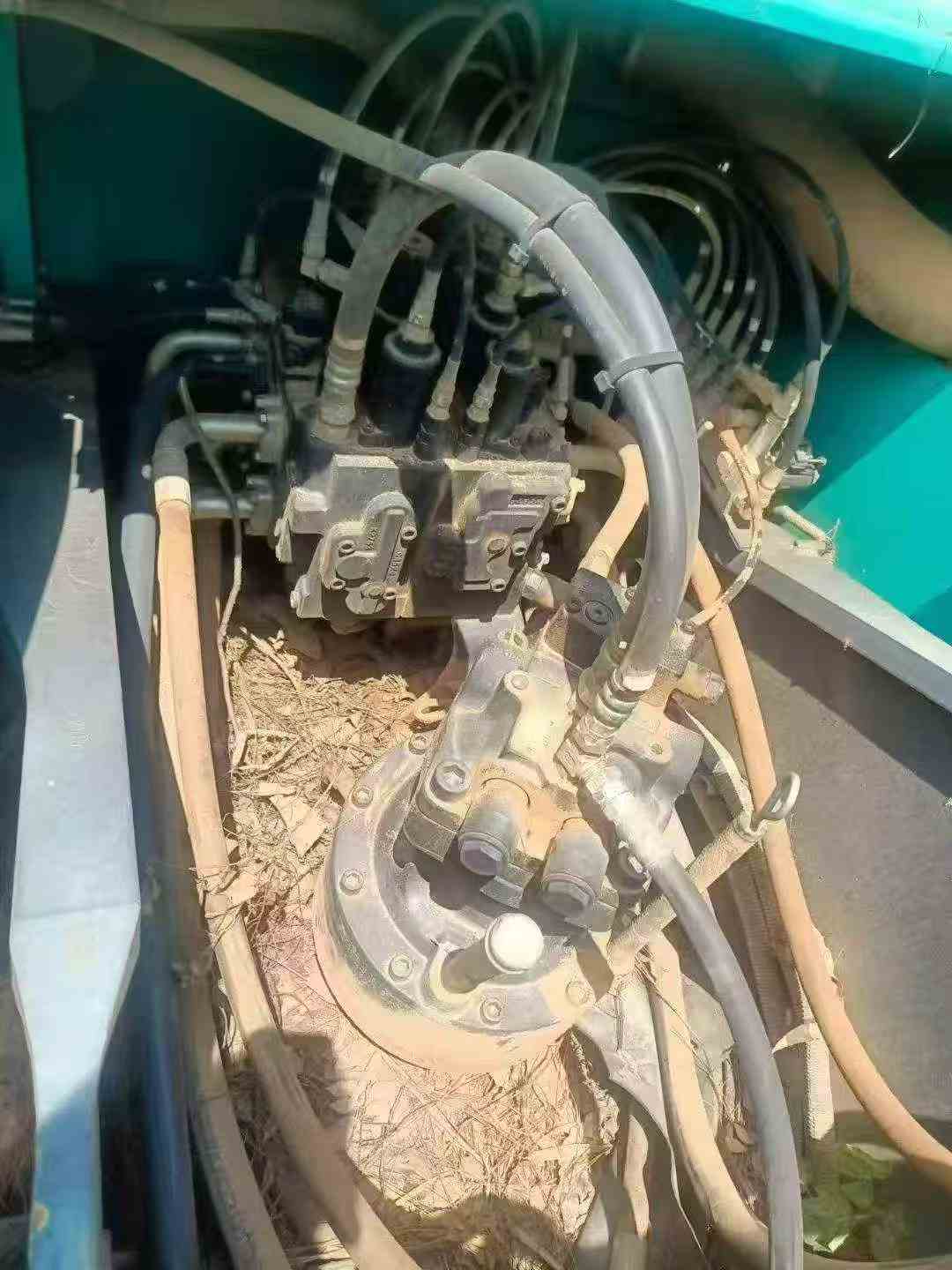 Used Kobelco SK210 Excavator 2015 Model / 6