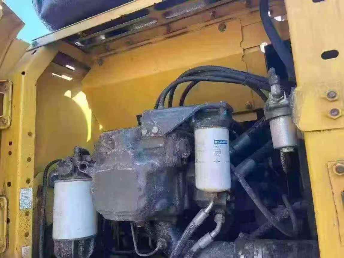 Used Komatsu PC200 Excavator 2014 Model / 6