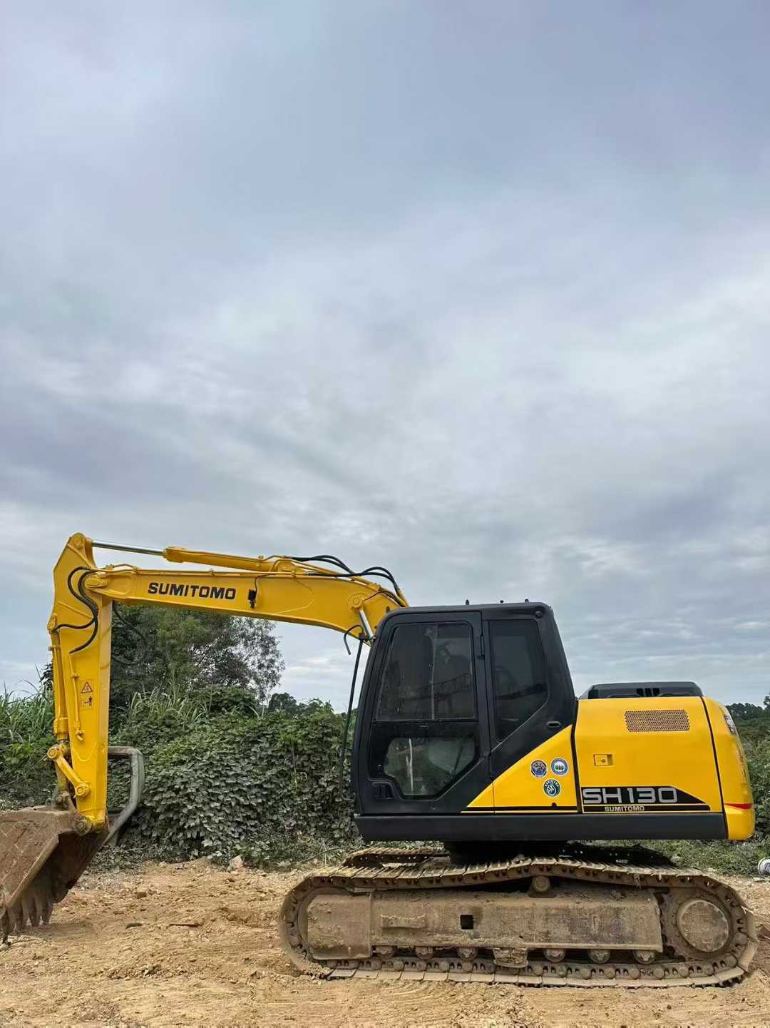 Used Sumitomo SH130-5 Excavator 2016 Model