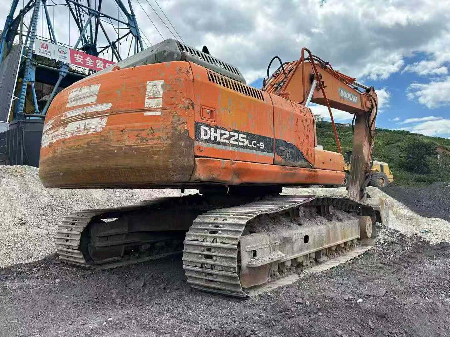 Used Doosan S225 Excavator 2015 Model / 4