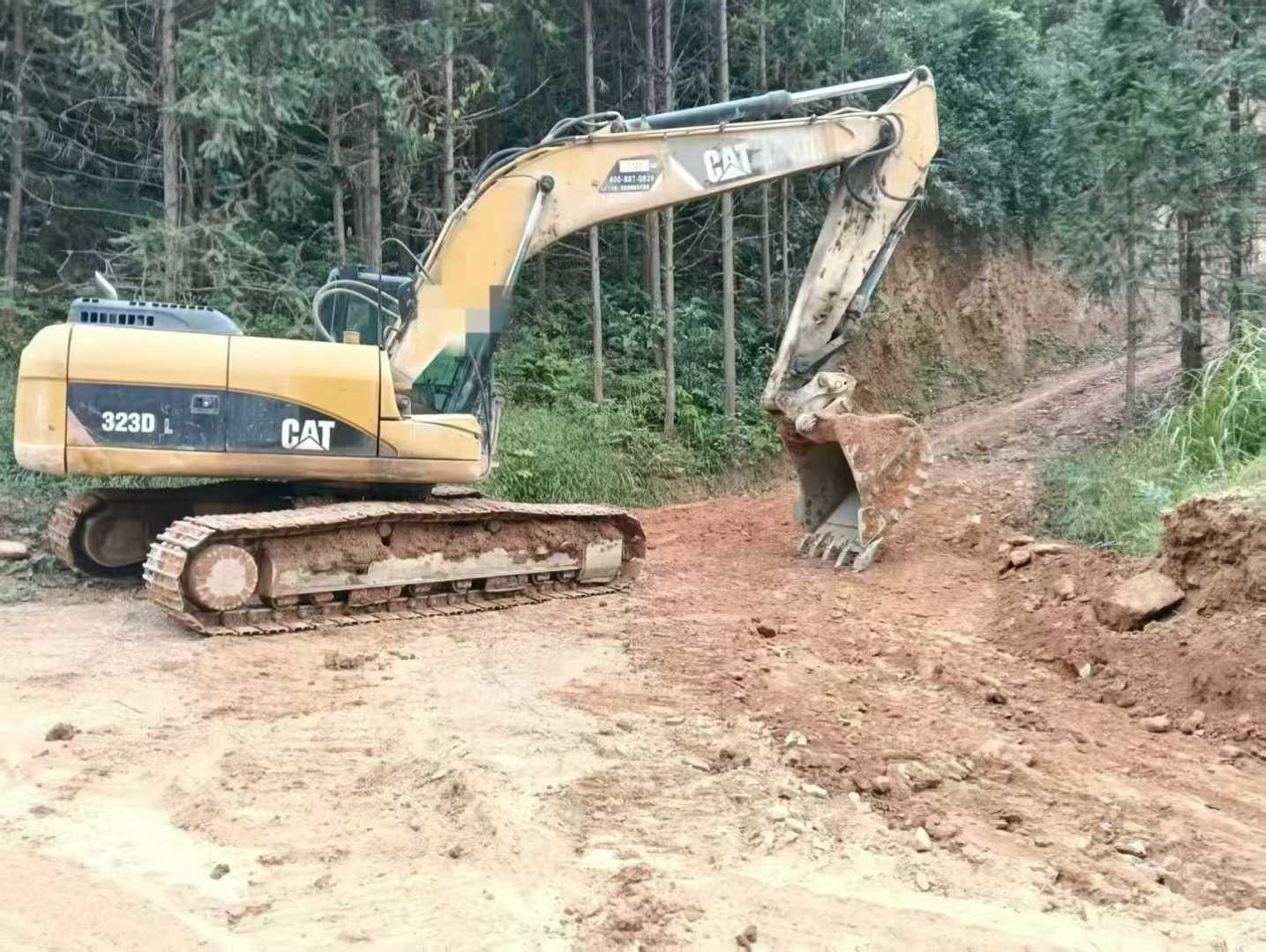 Used Caterpillar 323DL Excavator 2012 Model / 7