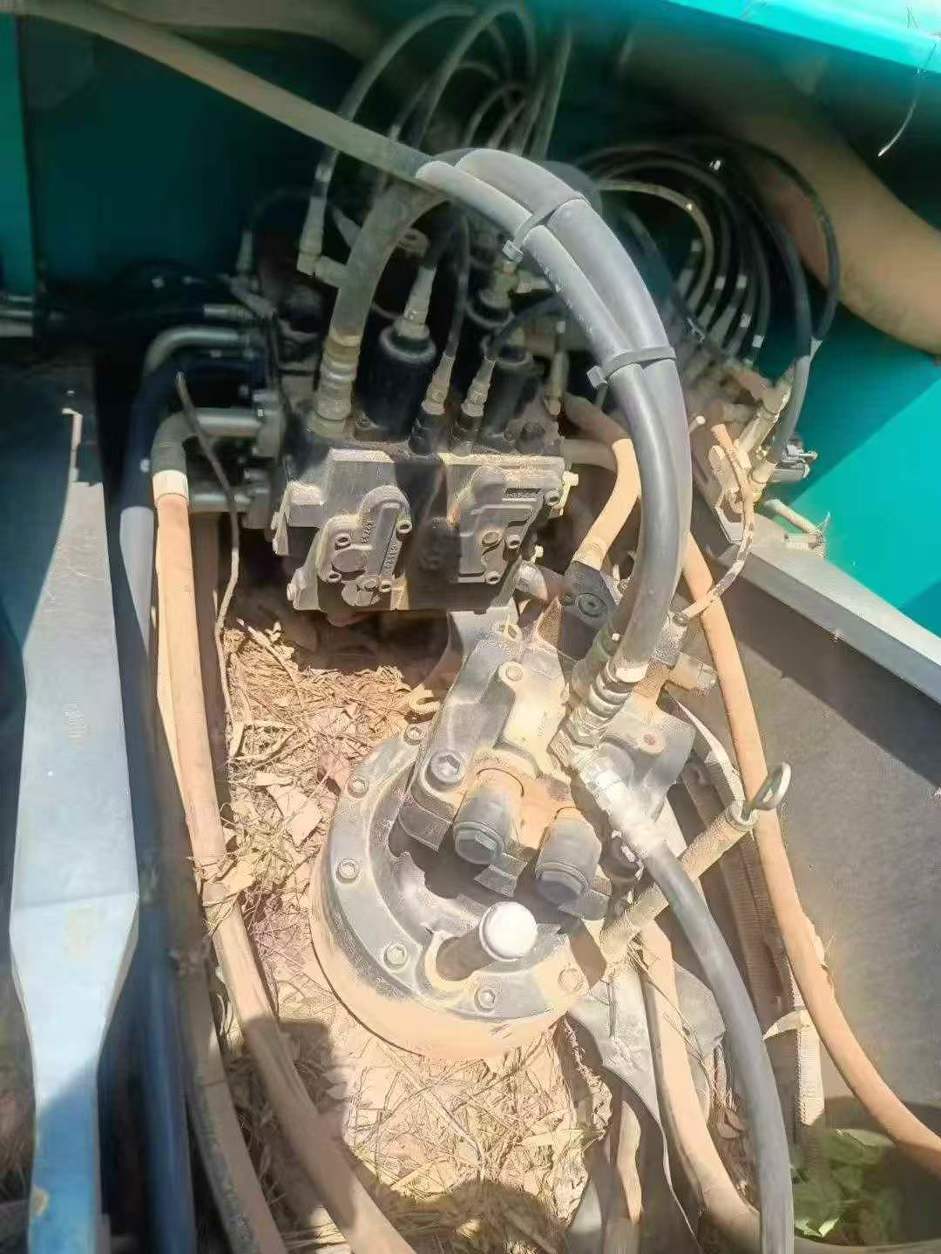 Used Kobelco SK210 Excavator 2015 Model / 4