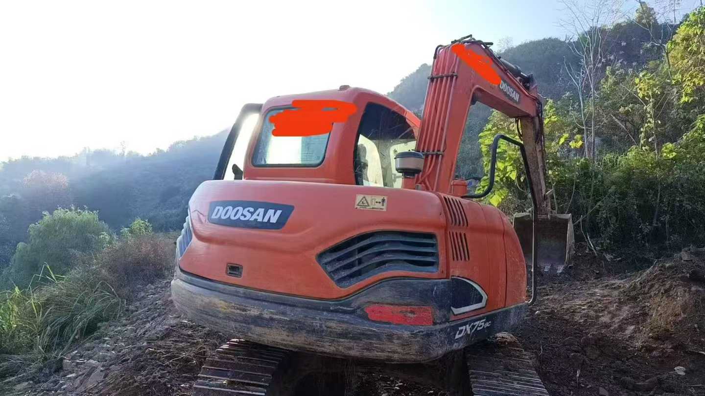 Used Doosan DX75 Excavator 2017 Model / 3