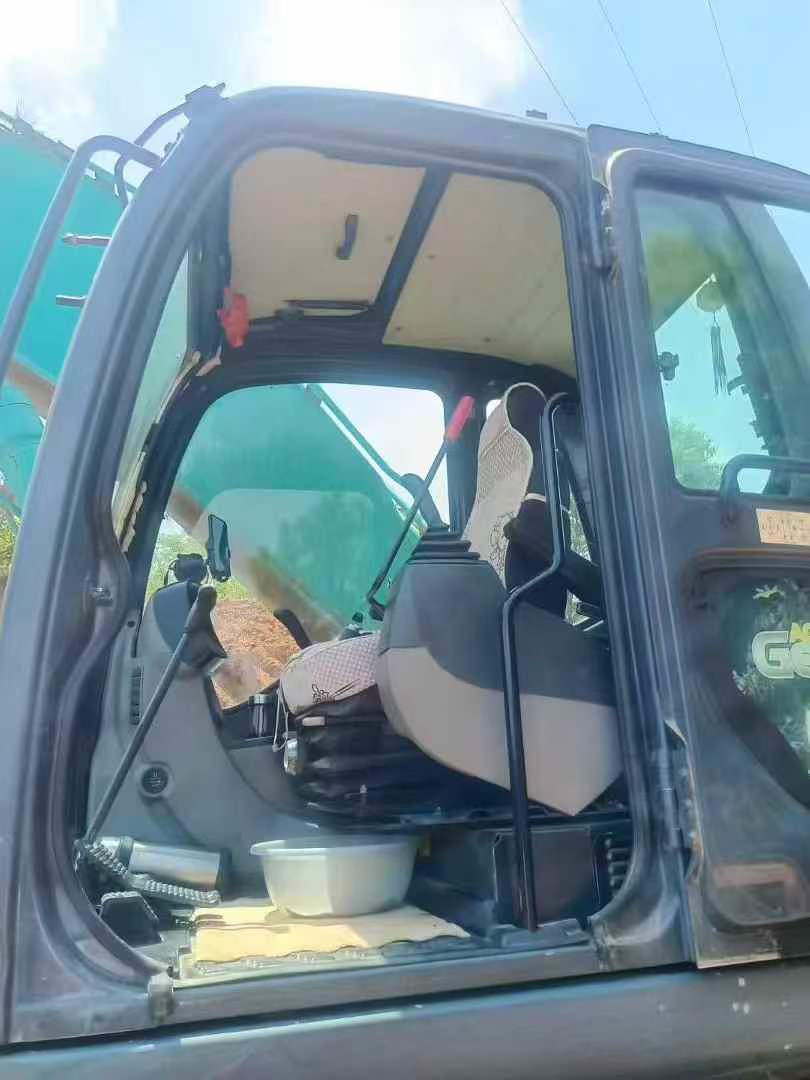 Used Kobelco SK210 Excavator 2015 Model / 3