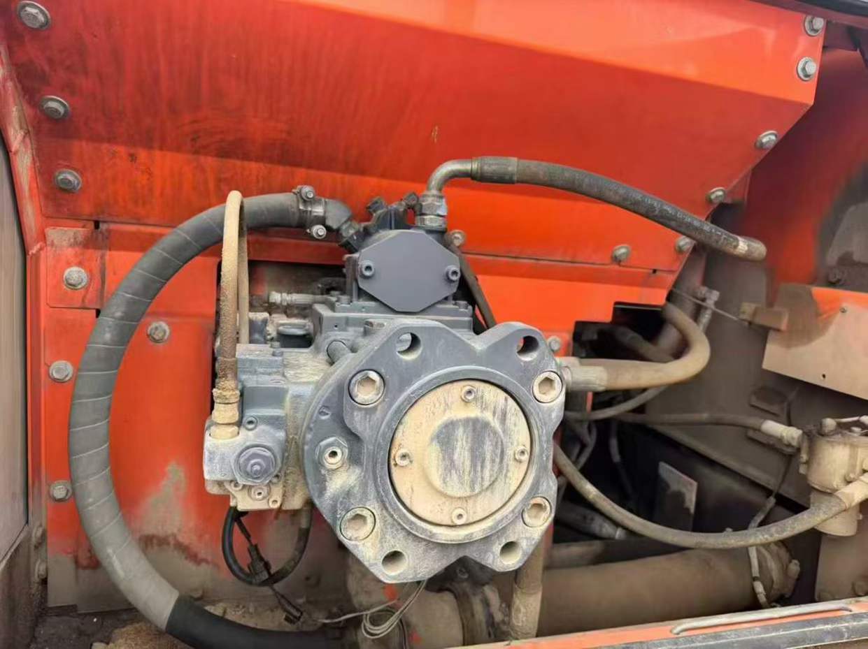 Used Doosan S225 Excavator 2013 Model / 8