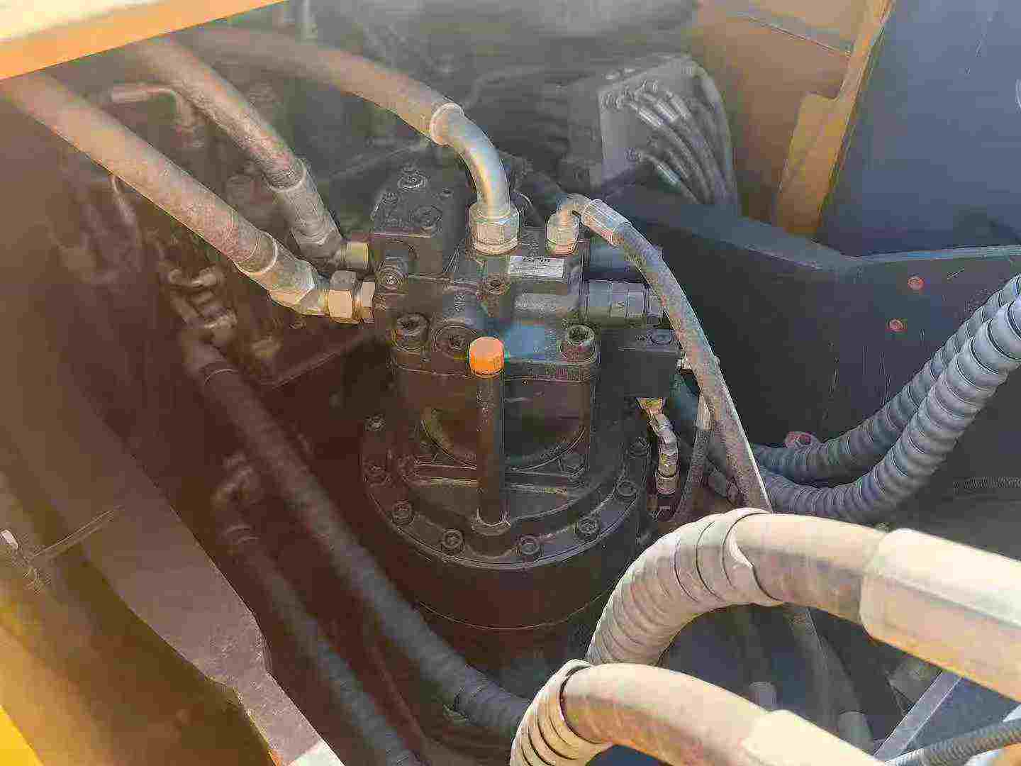 Used XCMG LW220 Excavator 2022 Model / 2