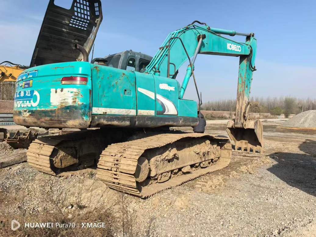 Used Kobelco SK200-8 Excavator 2016 Model / 3