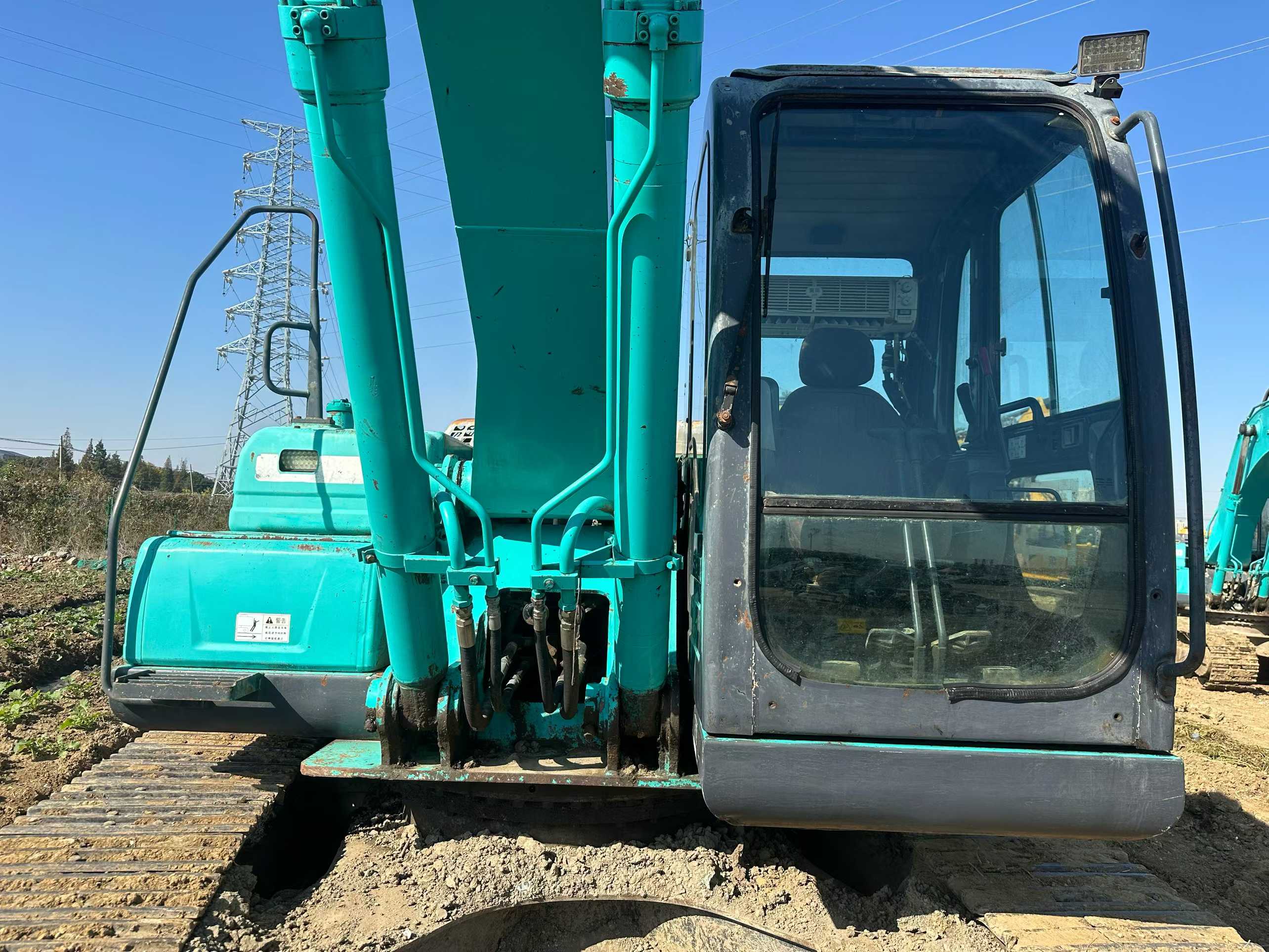 Used Kobelco SK210 Excavator 2010 Model / 6