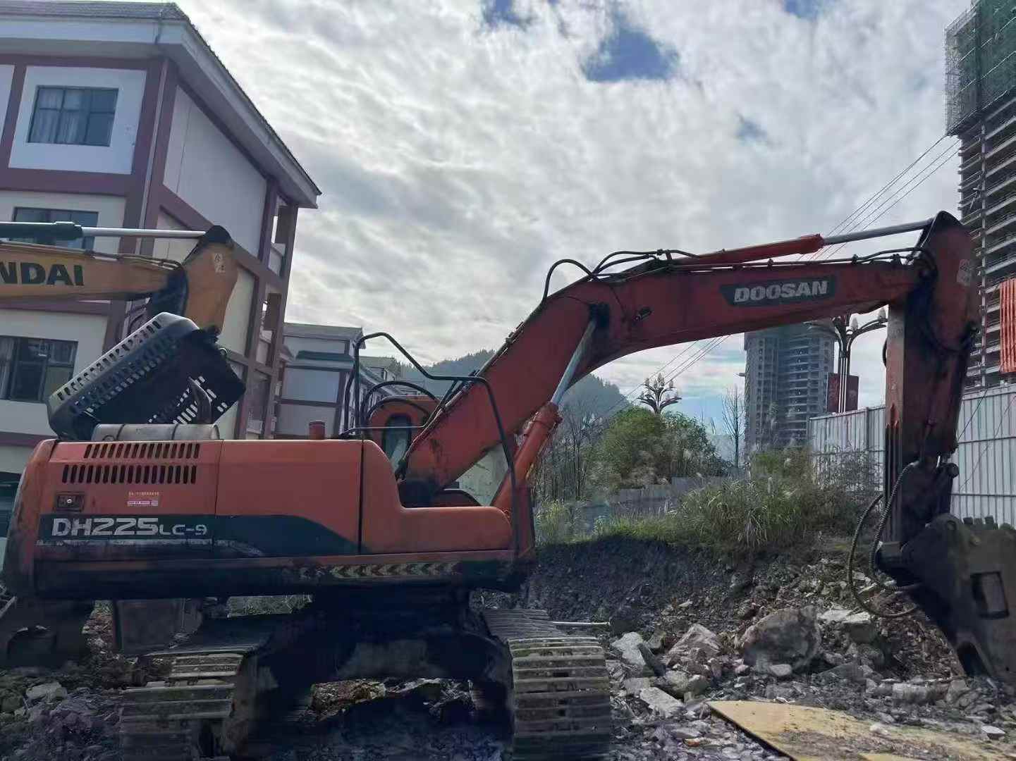 Used Doosan DX15 Excavator 2014 Model / 2