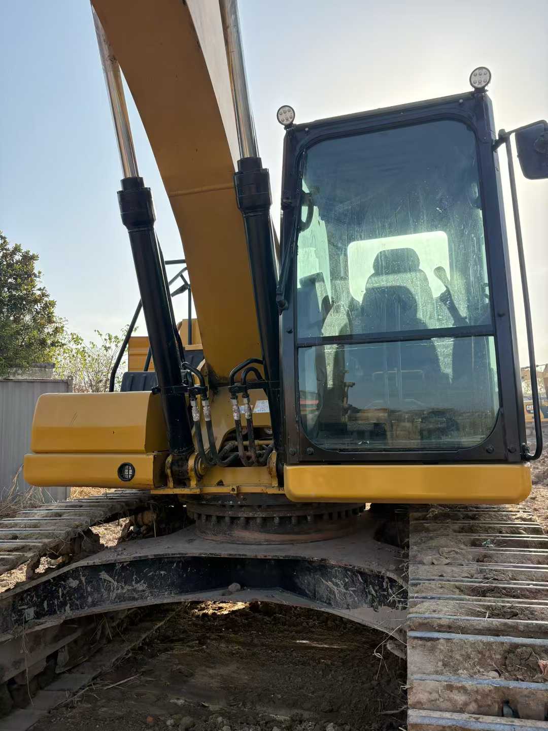 Used Caterpillar 323 Excavator 2020 Model / 4