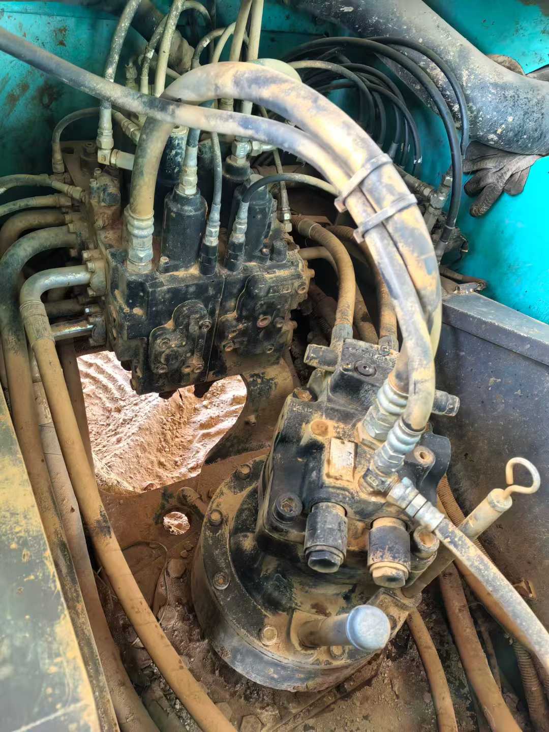 Used Kobelco SK210 Excavator 2014 Model / 8