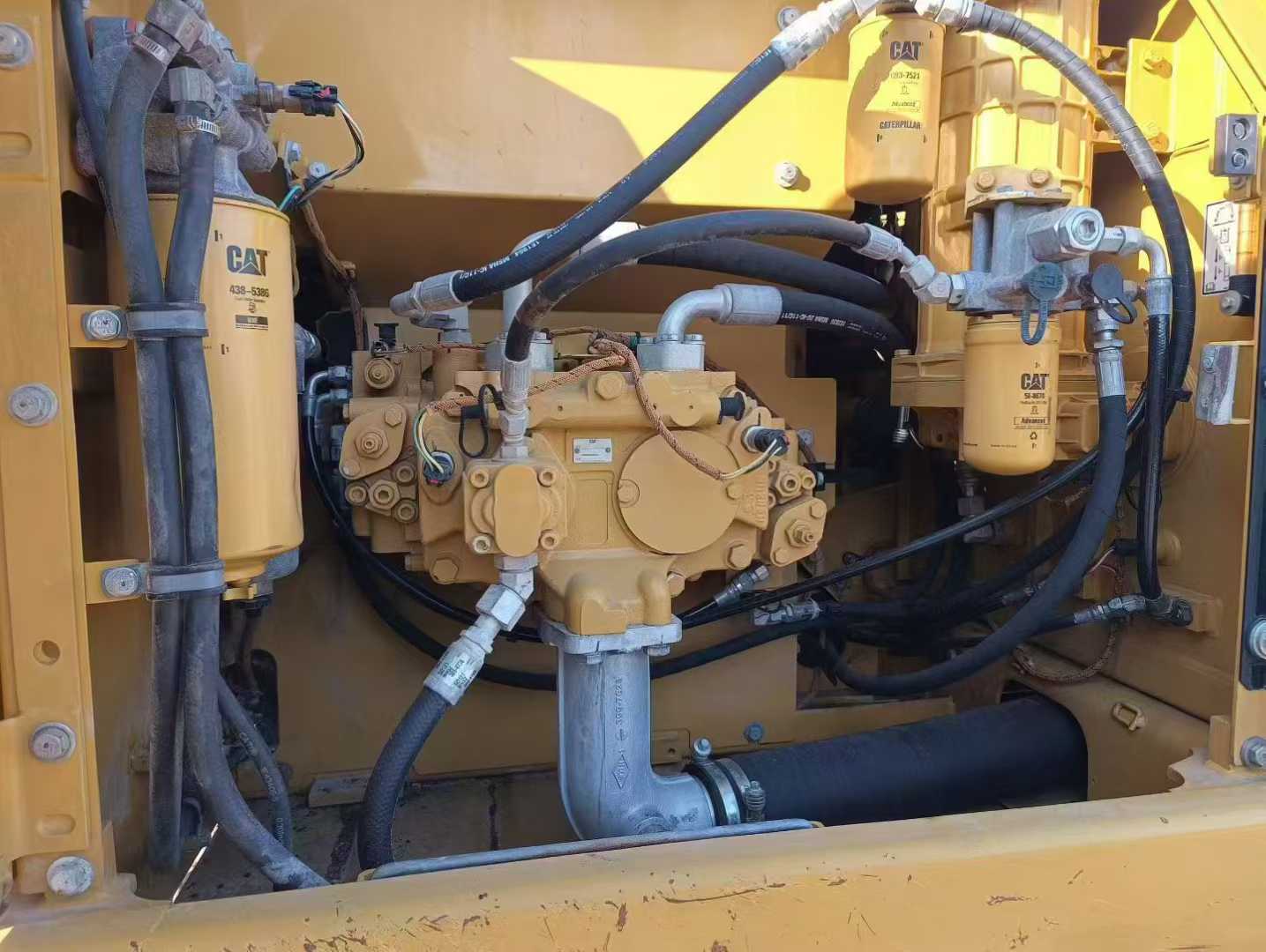 Used Caterpillar 323 Excavator 2017 Model / 5