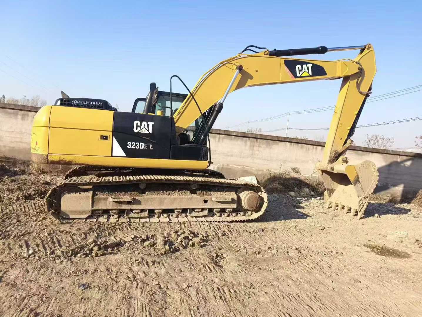 Used Caterpillar 323 Excavator 2017 Model / 4