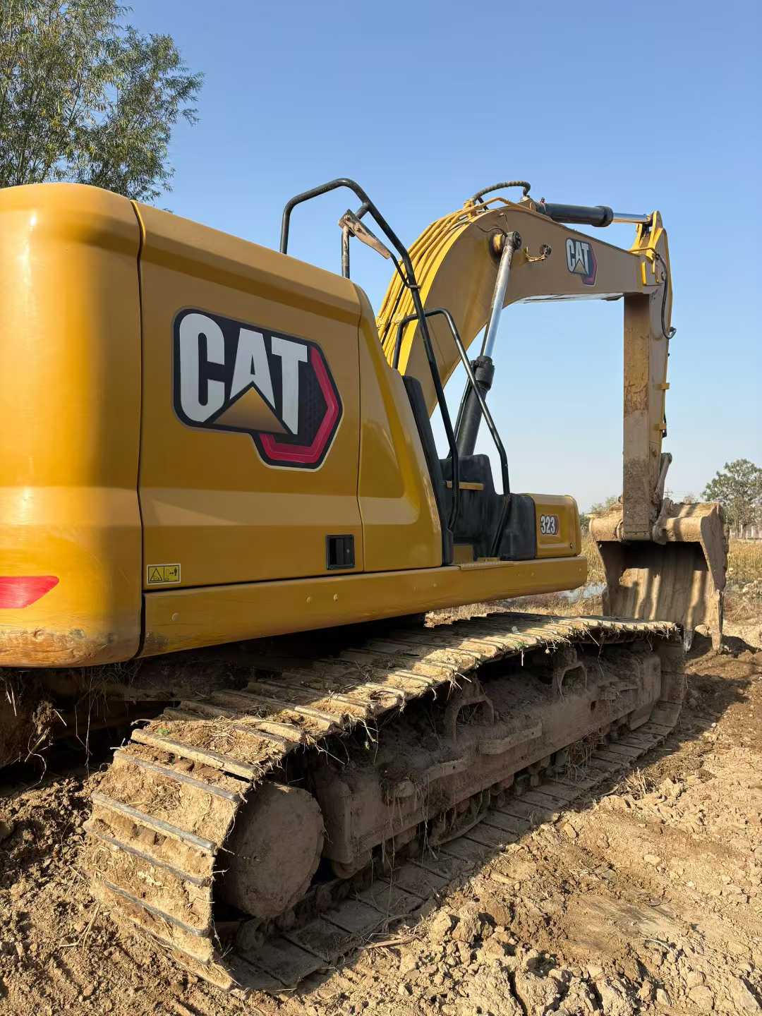 Used Caterpillar 323 Excavator 2020 Model / 3