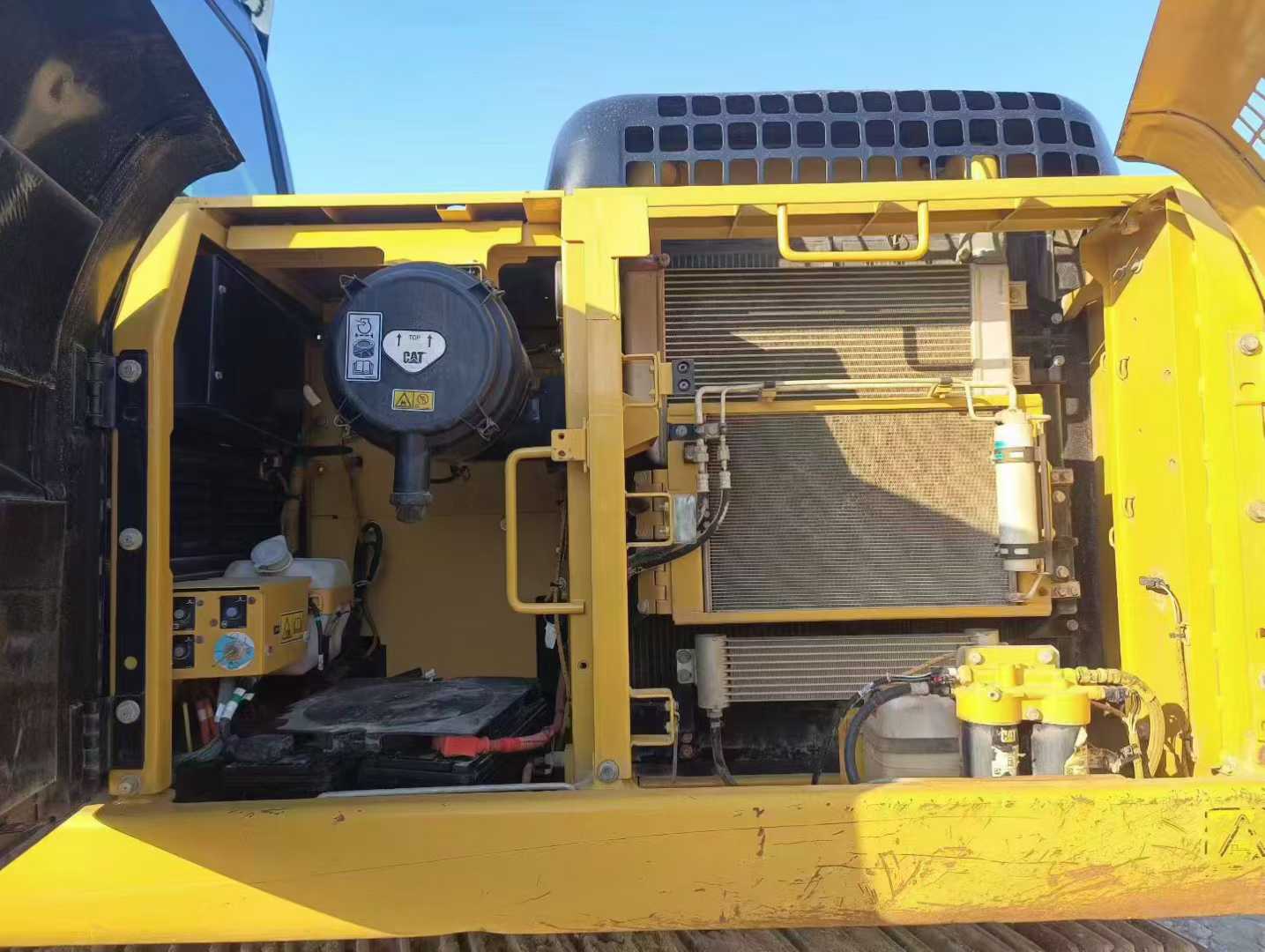 Used Caterpillar 323 Excavator 2017 Model / 7