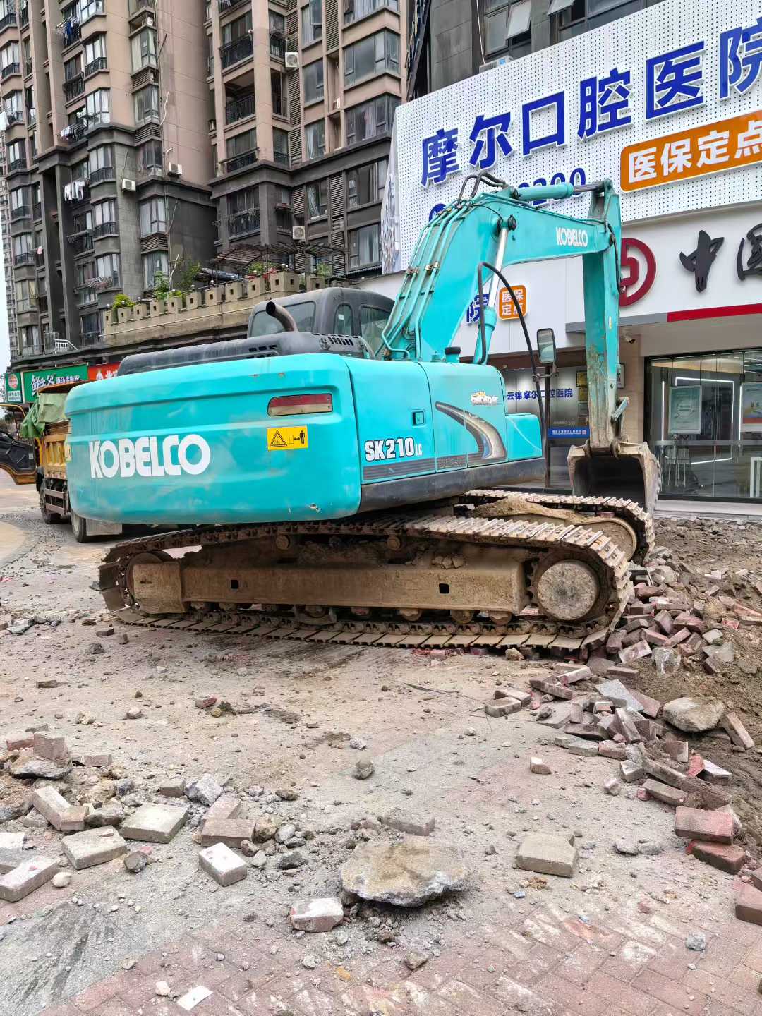 Used Kobelco SK210 Excavator 2014 Model / 3