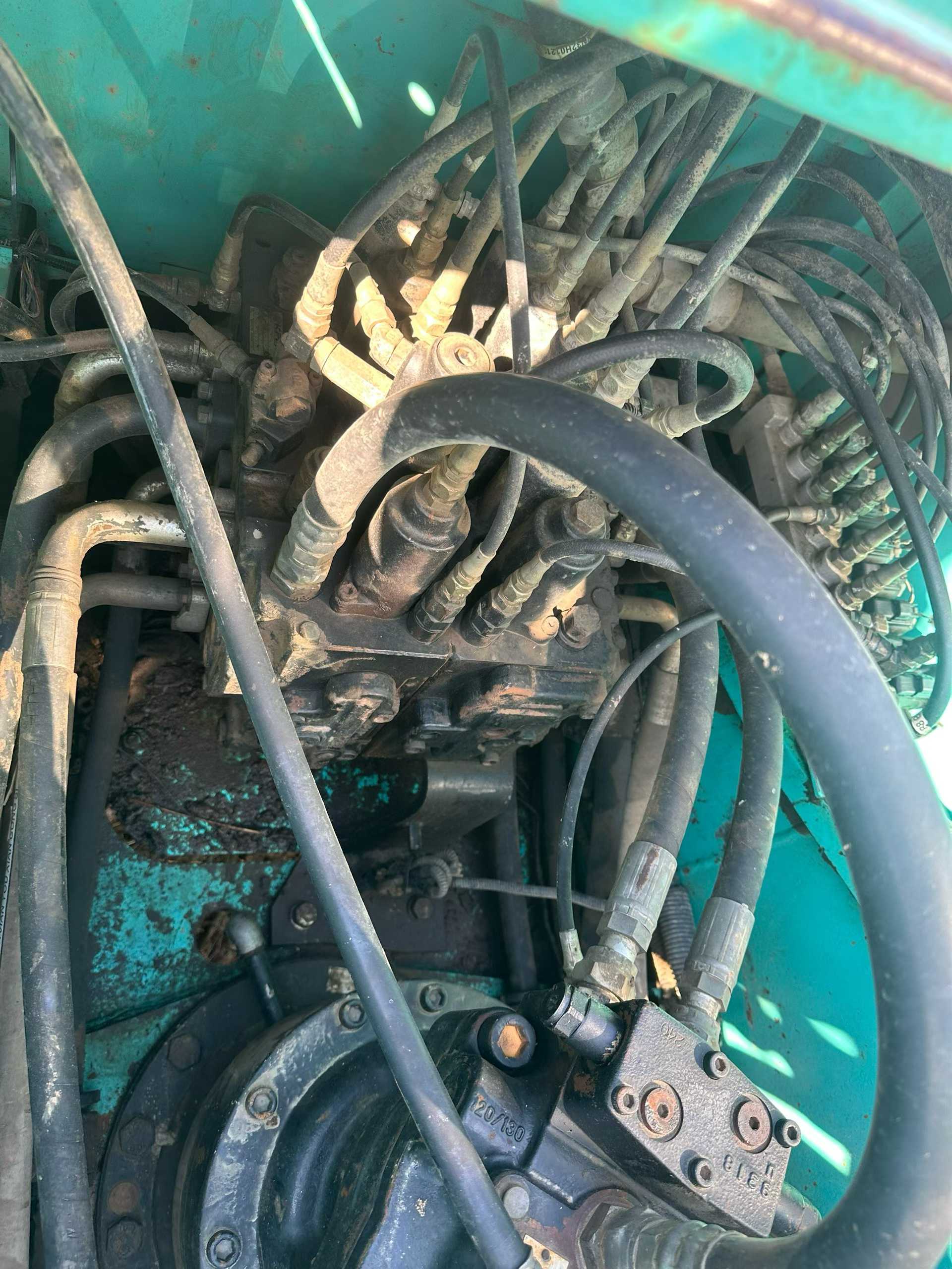 Used Kobelco SK210 Excavator 2010 Model / 8