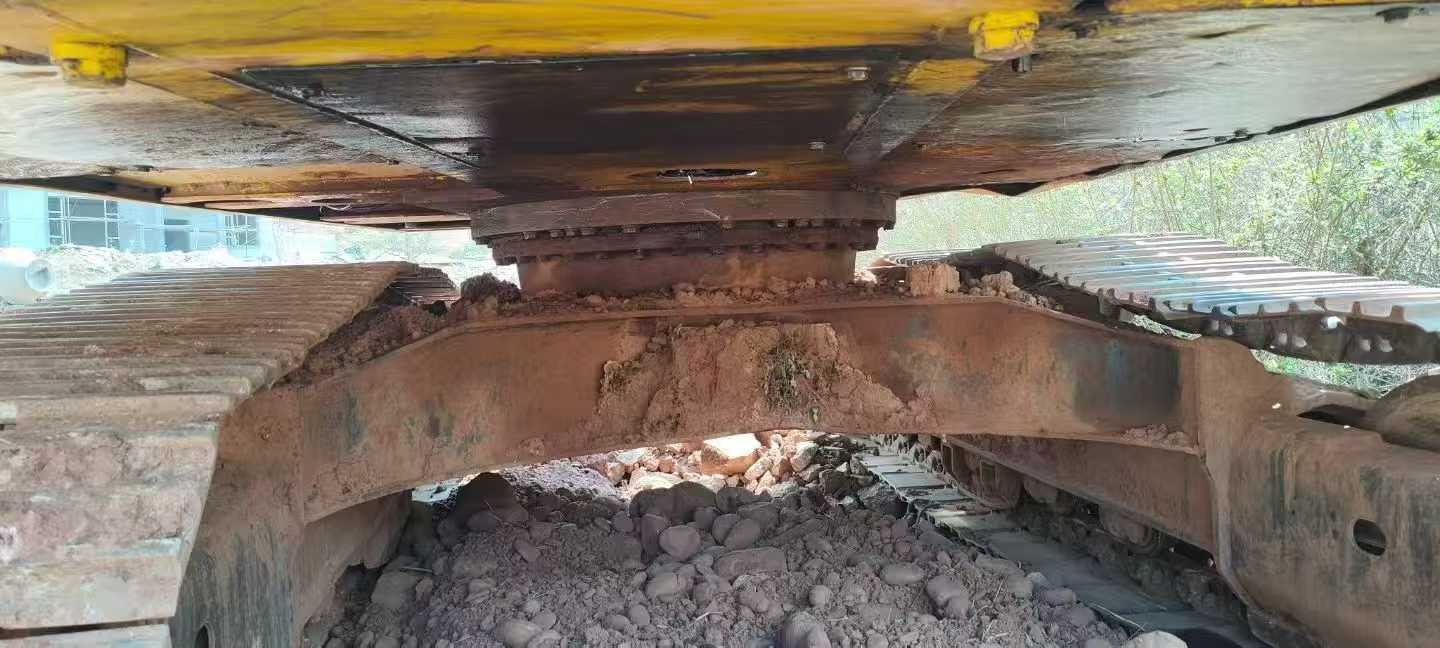 Used Komatsu PC200-8 Excavator 2011 Model / 3