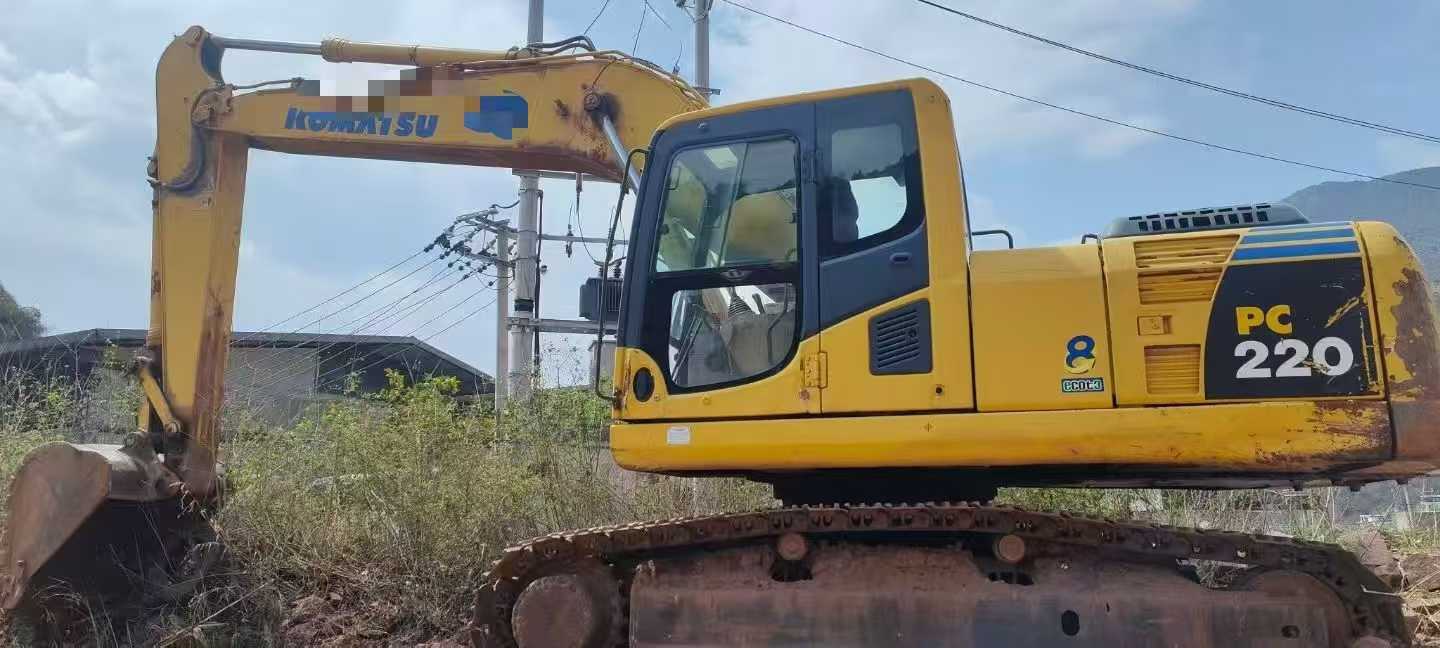 Used Komatsu PC200-8 Excavator 2011 Model