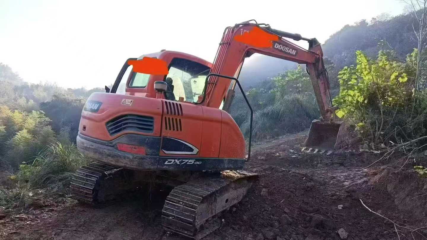 Used Doosan DX75 Excavator 2017 Model / 2