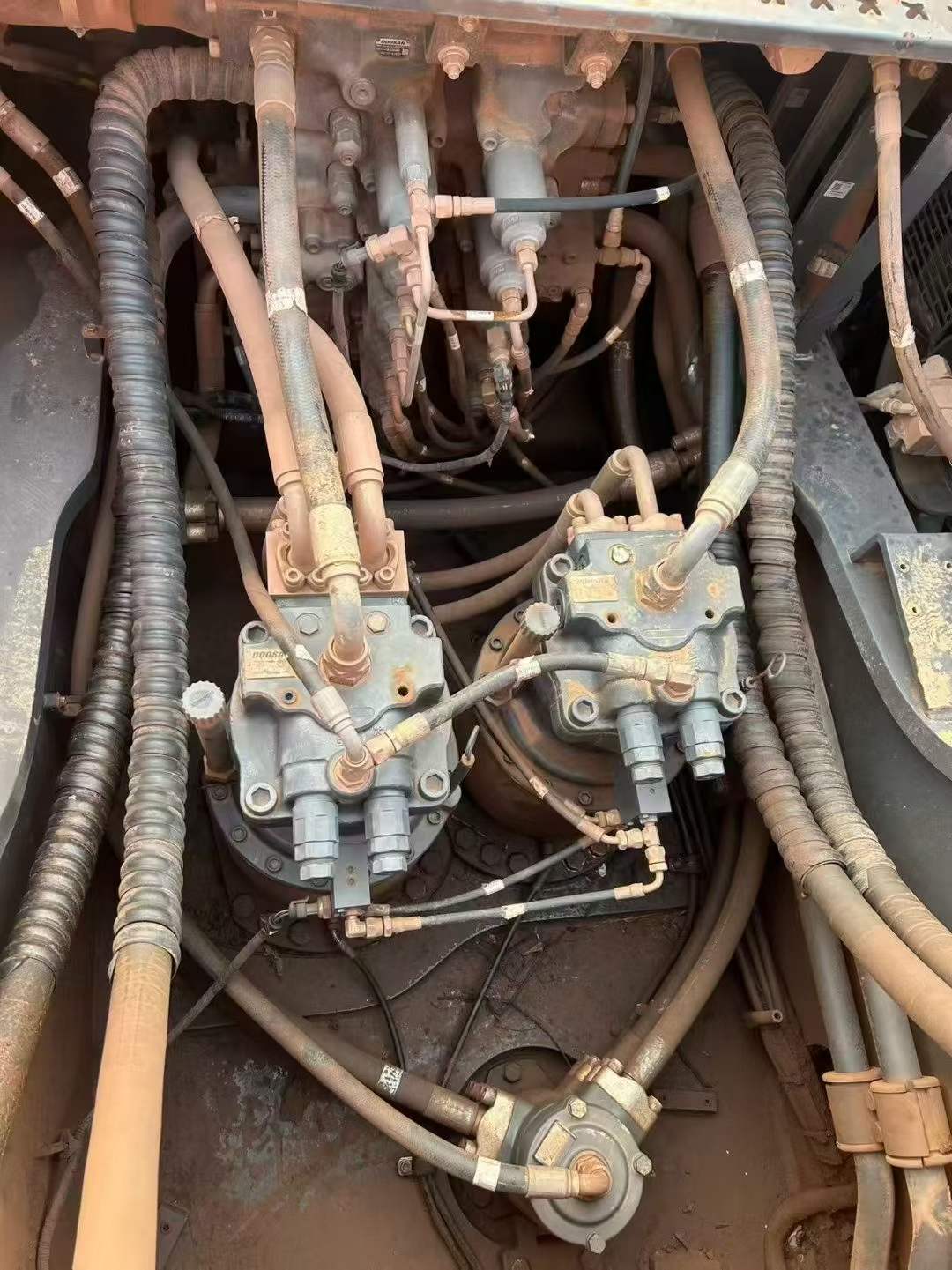 Used Doosan DX500 Excavator 2020 Model / 9