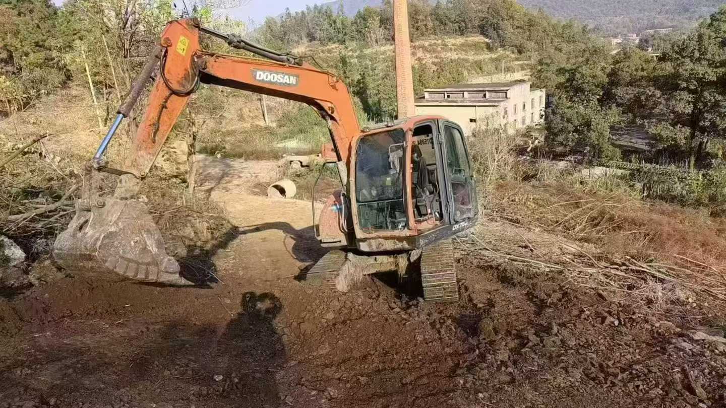 Used Doosan DX75 Excavator 2017 Model / 5