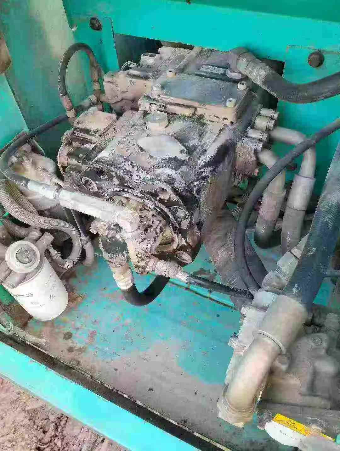 Used Kobelco SK210 Excavator 2010 Model / 4