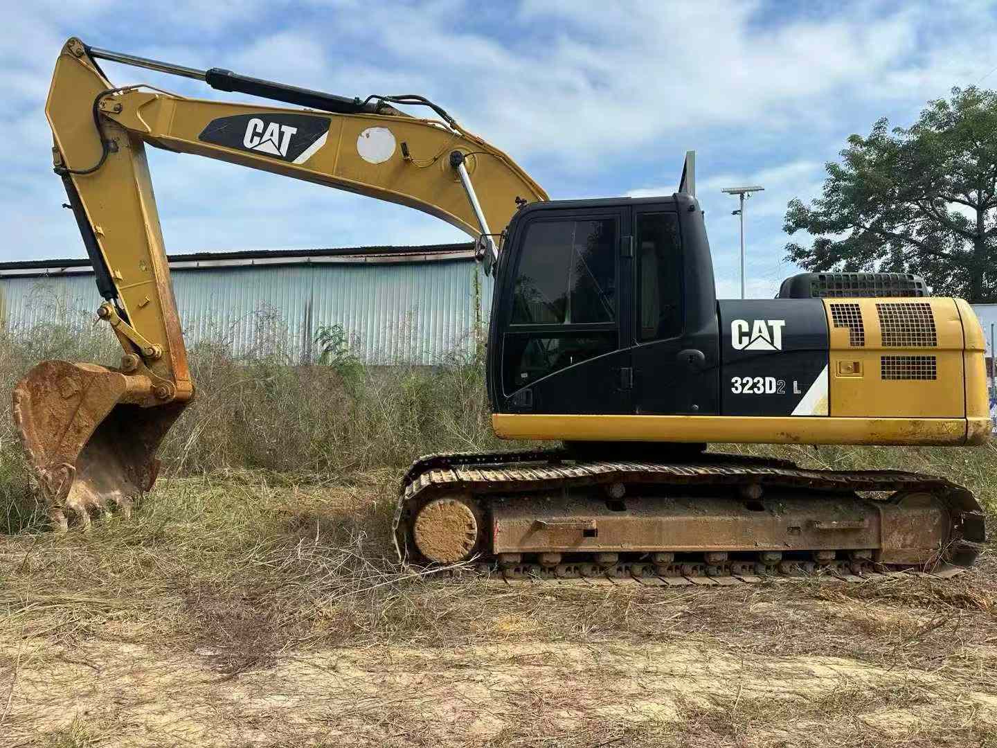 Used Caterpillar 323D2L Excavator 2015 Model