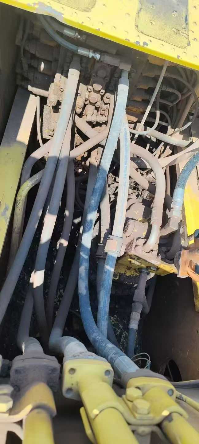 Used Komatsu PC200-8 Excavator 2011 Model / 4