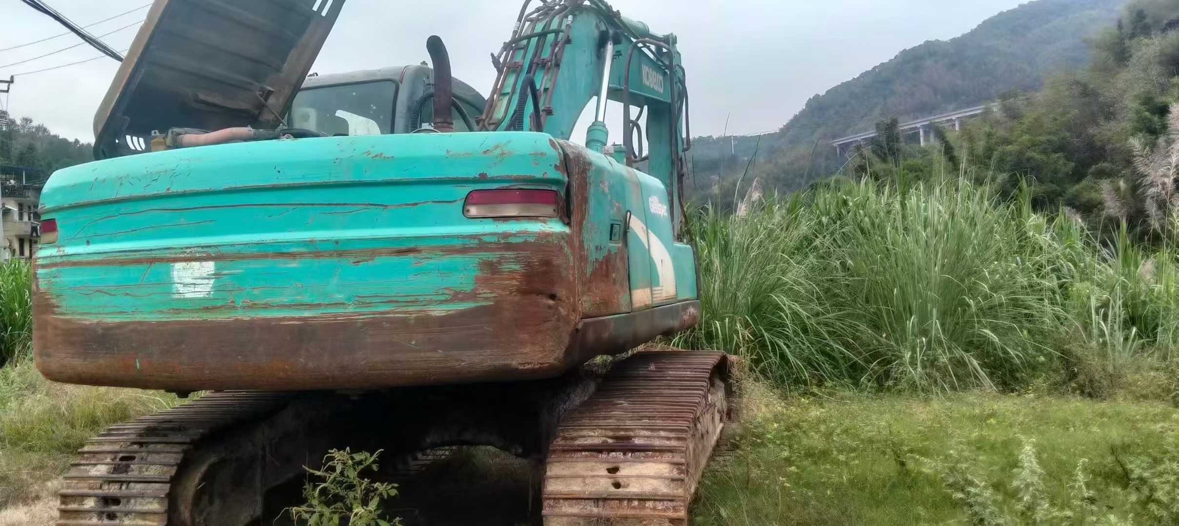 Used Kobelco SK210 Excavator 2016 Model / 3