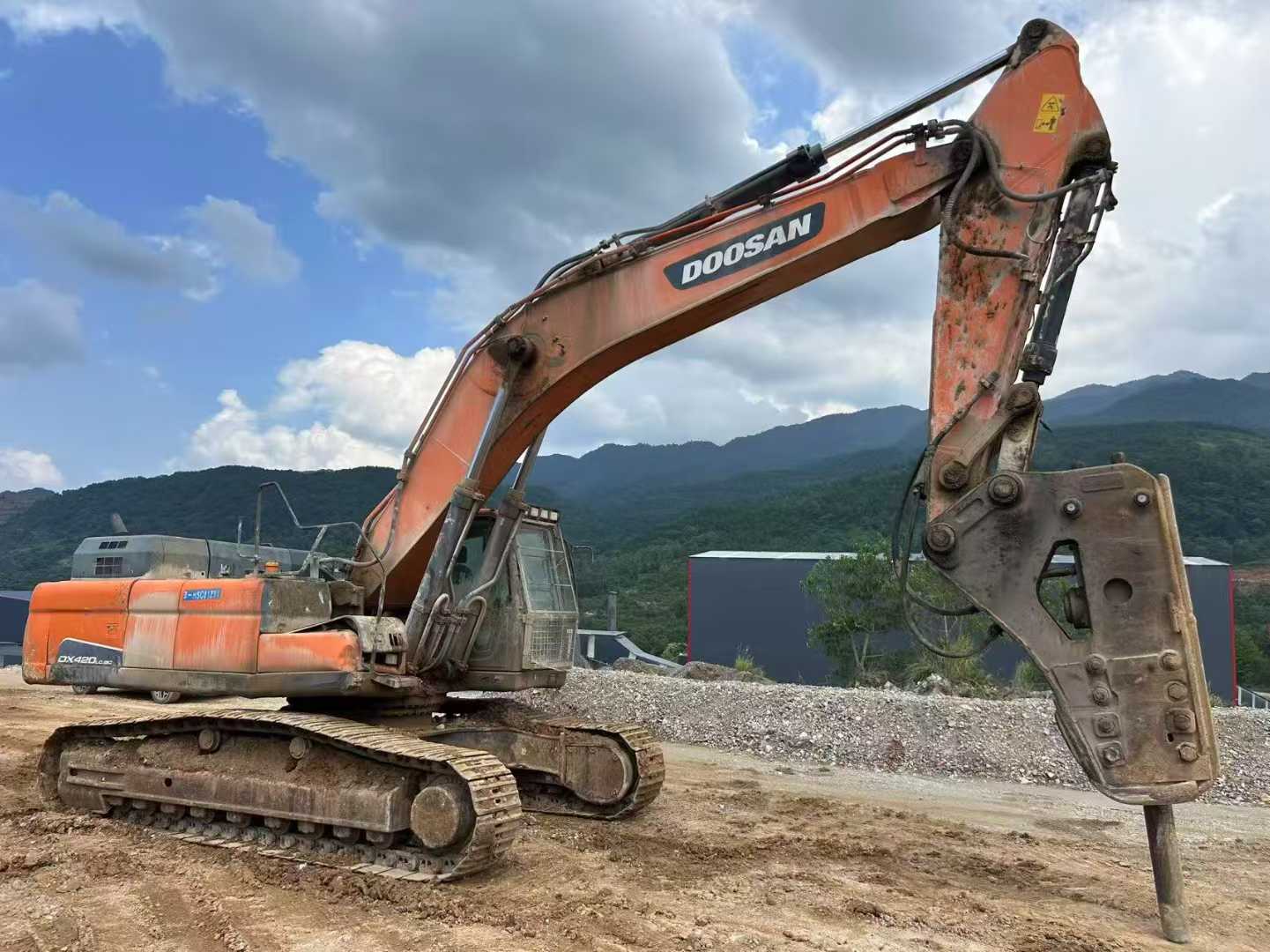 Used Doosan DL420 Excavator 2020 Model / 4