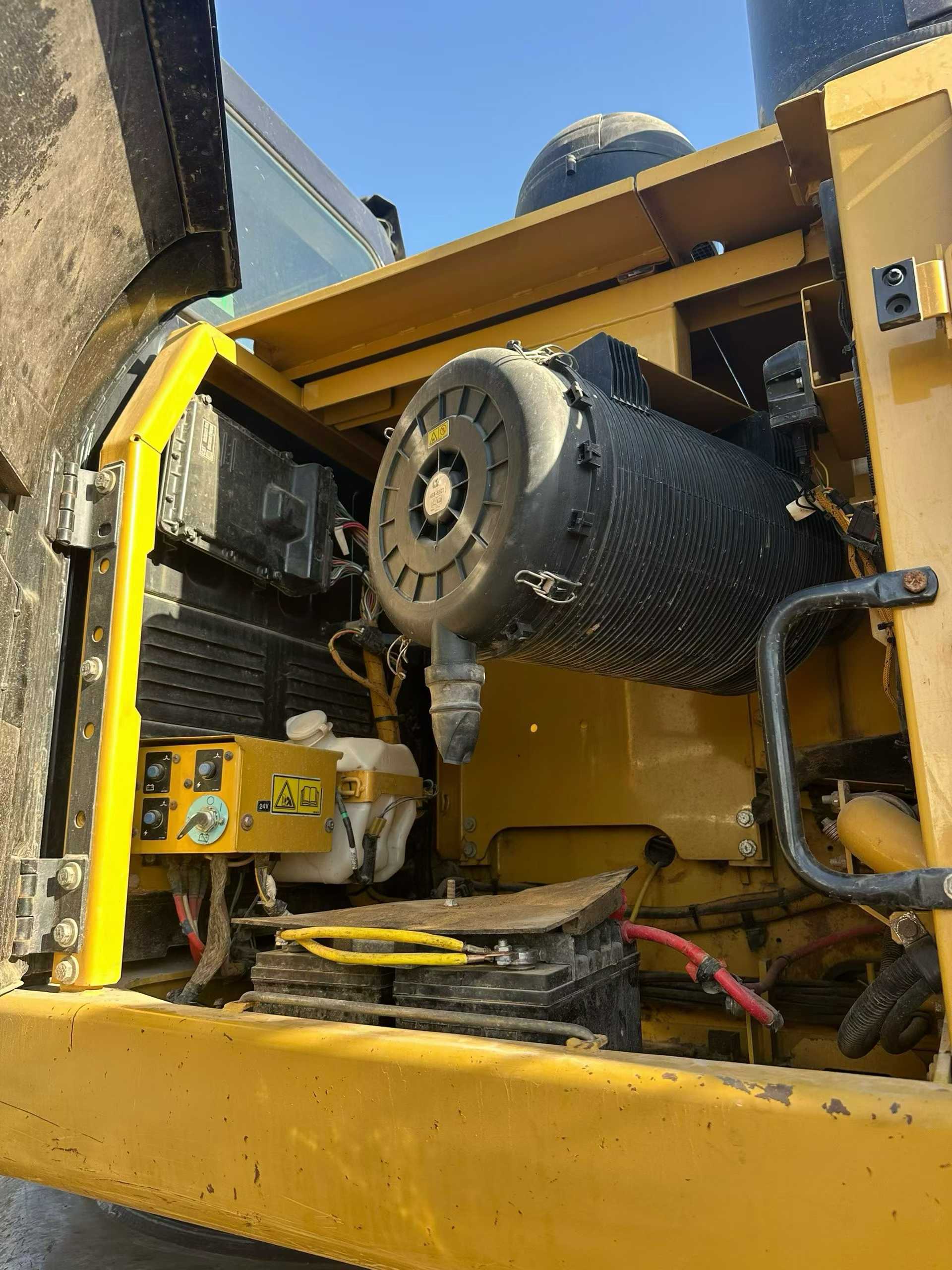 Used Caterpillar 340D2L Excavator 2016 Model / 9