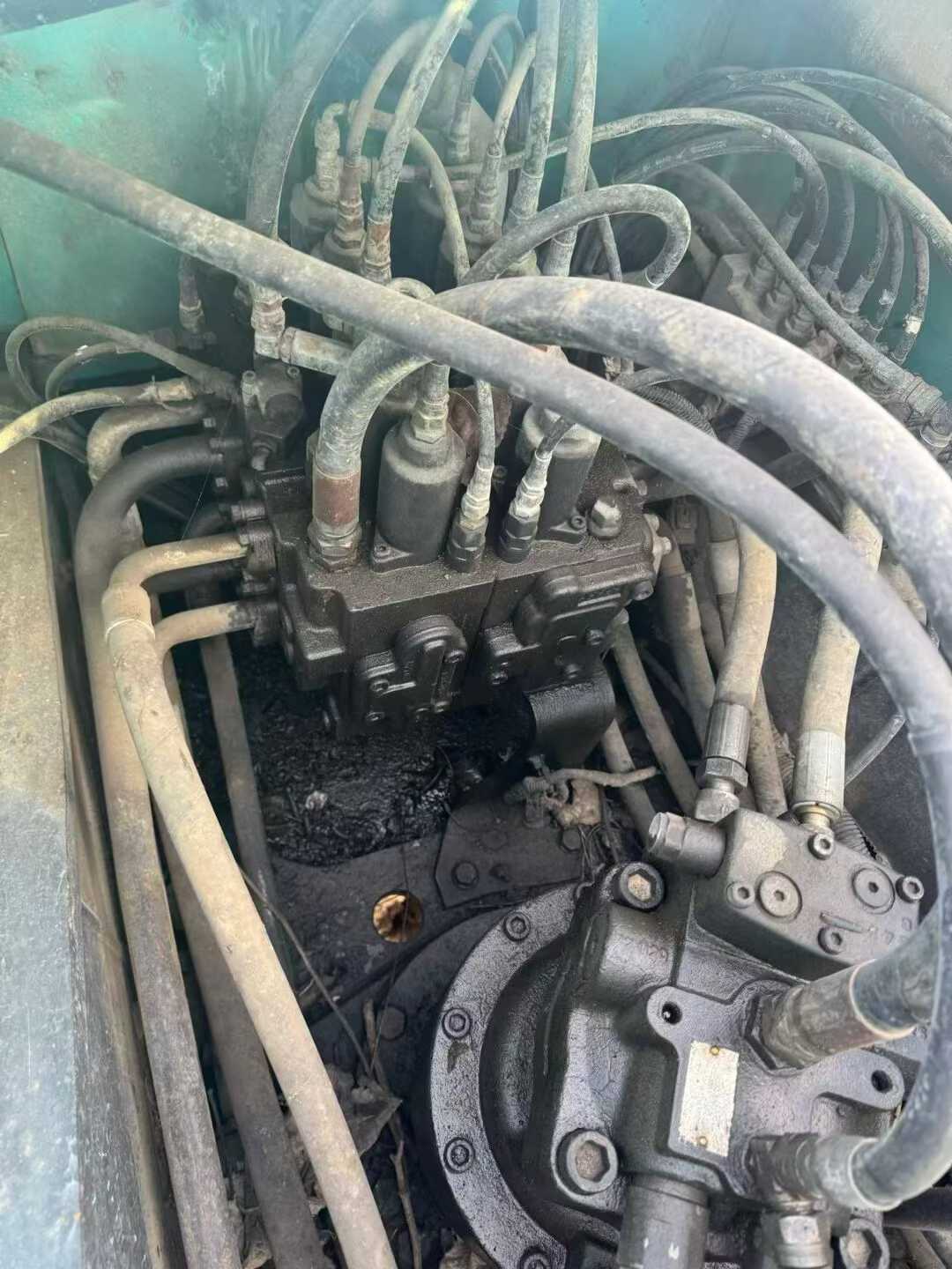 Used Kobelco SK210 Excavator 2013 Model / 4