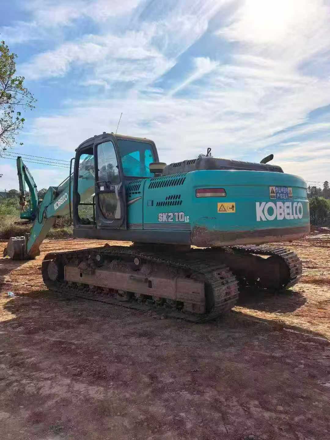 Used Kobelco SK210 Excavator 2016 Model / 2